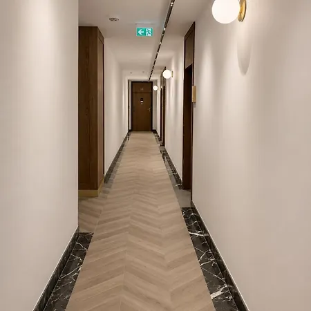 Old Bank Pl Premium Apartment